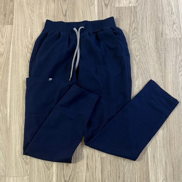 Fabletics Scrub Pants TALL - Picture 3 of 5
